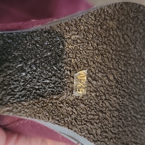 Steve madden suede boots. Nwot. Never wore. 6.5m ( burgundy) - Picture 9 of 15